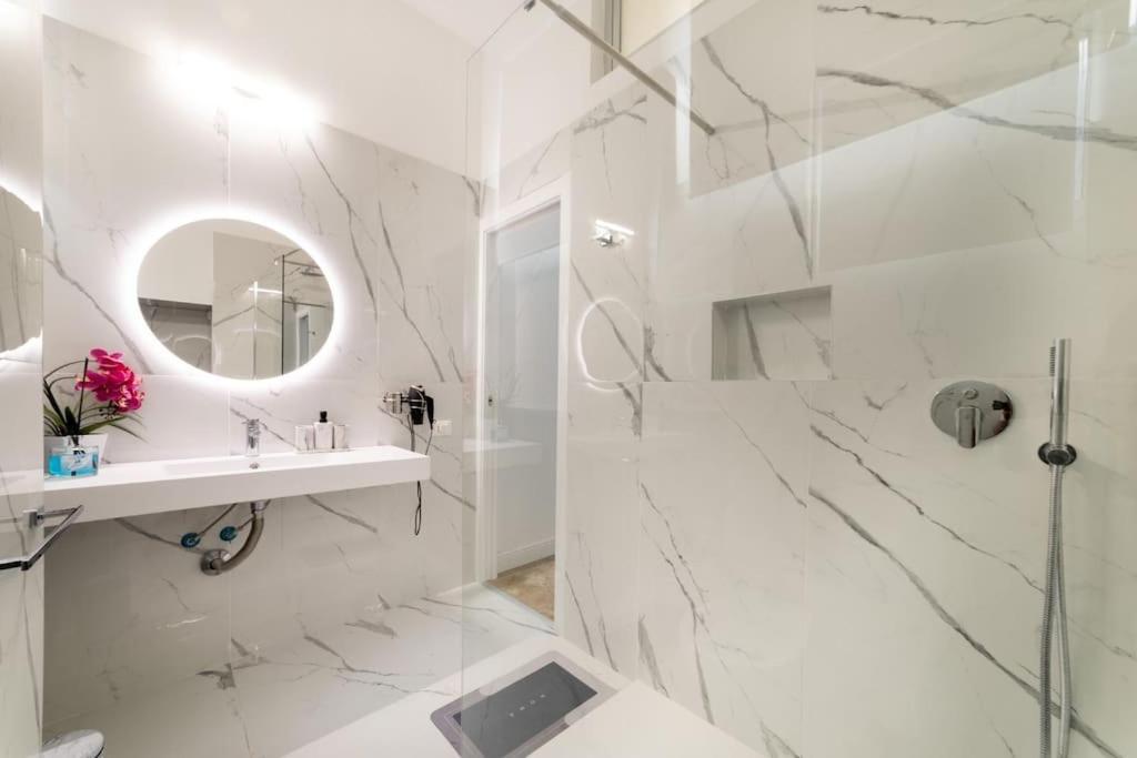 San Babila - Luxury Milanese Apartment Luaran gambar