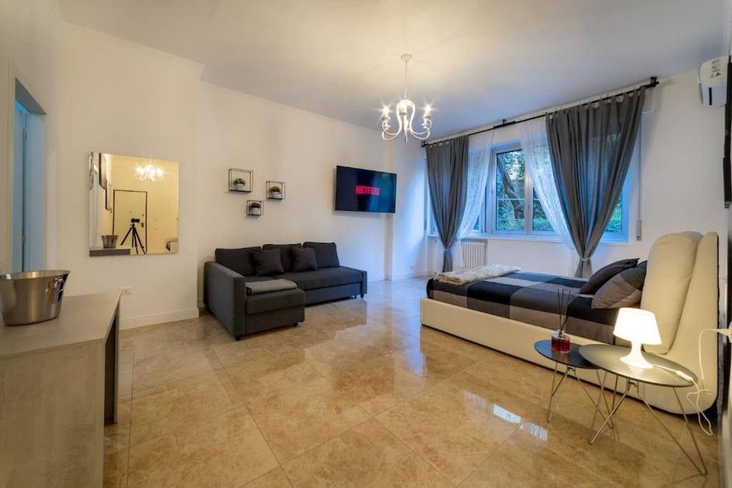 San Babila - Luxury Milanese Apartment Luaran gambar